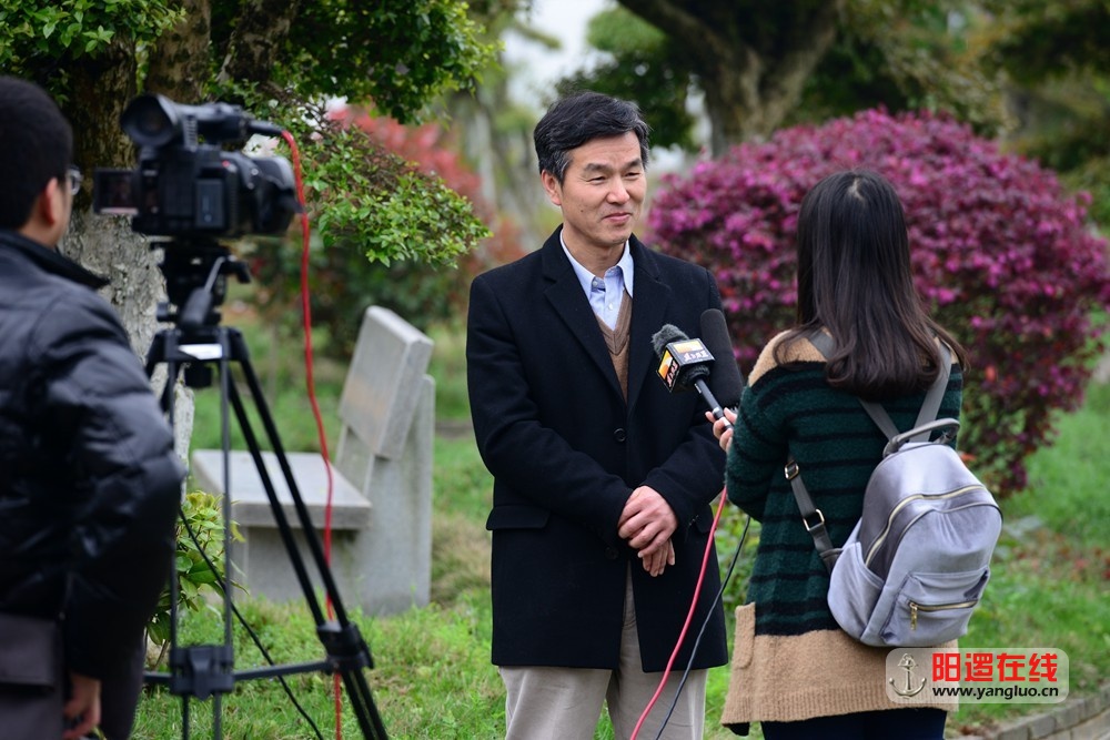 湖北电视台垄上频道采访湖北大学教授刘俊松.jpg