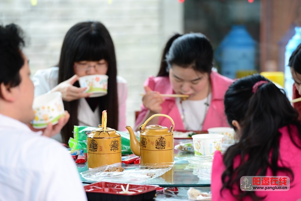 紫薇都市田园生态餐厅就餐.jpg