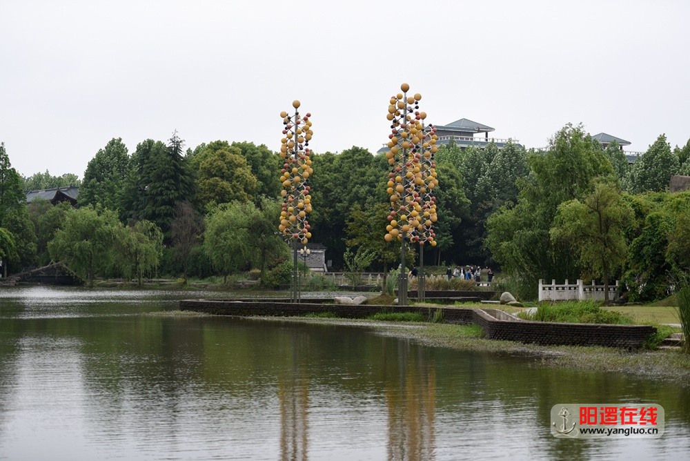 武汉生物工程学院晨光湖景.jpg