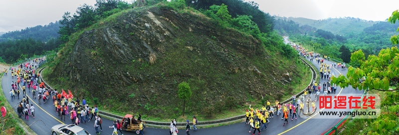 山峦缠玉带全景图  涂滔.jpg