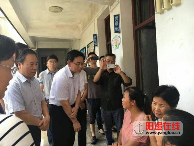 q亲人安置点里暖人心—记三店街中心小学安置点.jpg