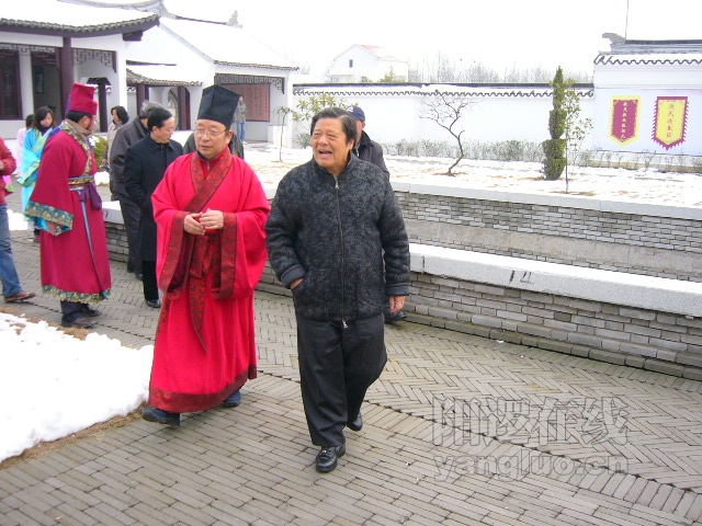 继续参观，走向学堂